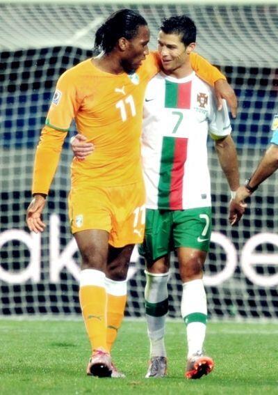 RealMadrid_GO's tweet photo. Drogba: Cristiano es superior a Messi, no hace falta que lo diga yo, todos lo saben pero algunos no lo reconocen. http://t.co/SJ5c1oaTr3