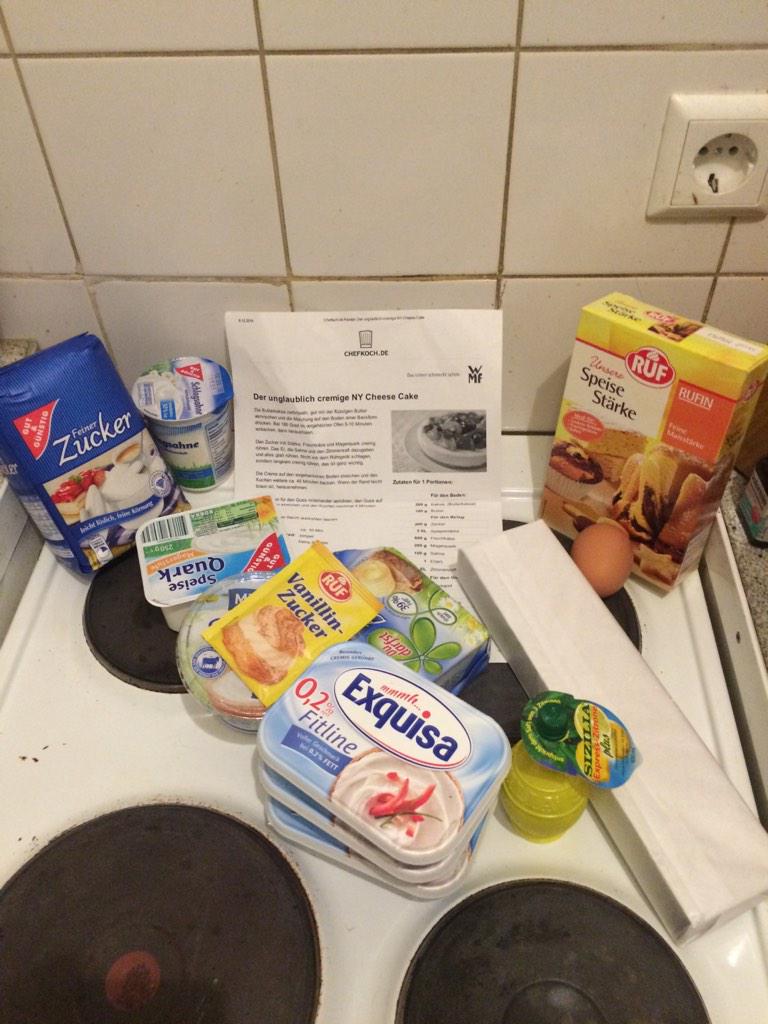 berlincore's tweet photo. Vorher. #backcore http://t.co/YdRdVRlV5h