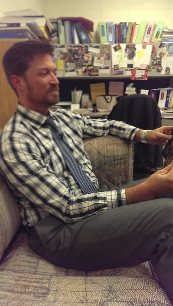 BillyWoods5's tweet photo. #MrDowneyFromLOHS Get this man on Ellen http://t.co/gWGjFynTPE