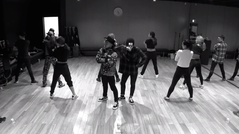 KpopAnderson's tweet photo. G-Dragon x Taeyang dance video: http://t.co/hlEI18PrAw http://t.co/MvqVCKtyE6