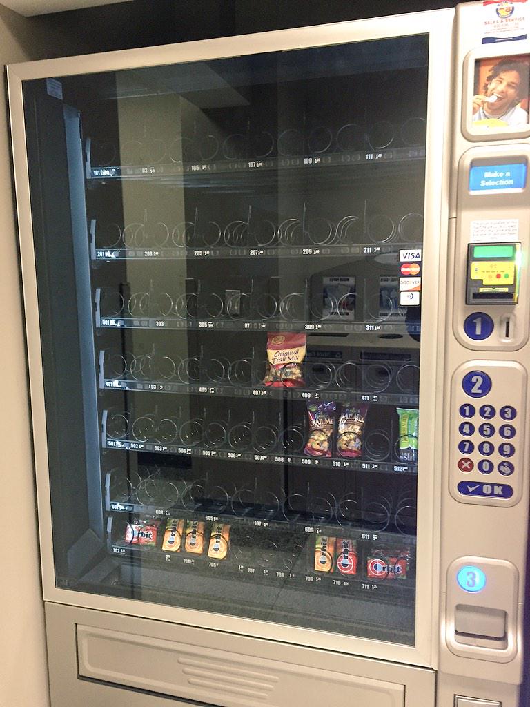 AdoseofRazan's tweet photo. Hungry during finals? Our SOLE vending machine has u covered. JK you shall starve 😳 @MCPHS_Problems #MCPproblems http://t.co/ZpIUPLpInv