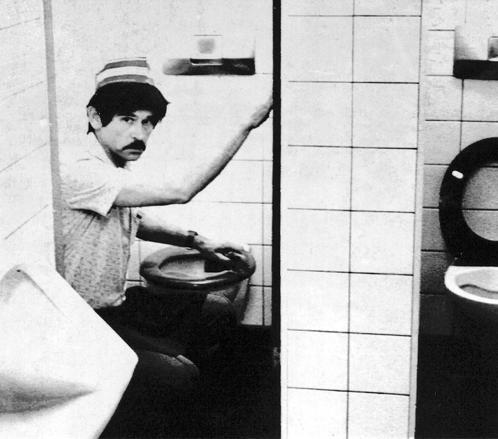 2 yıl boyunca Türk işçisi kılığında Ali ismiyle çalışıp işçi sorunlarını araştıran Alman yazar Günter Wallraff (1983)