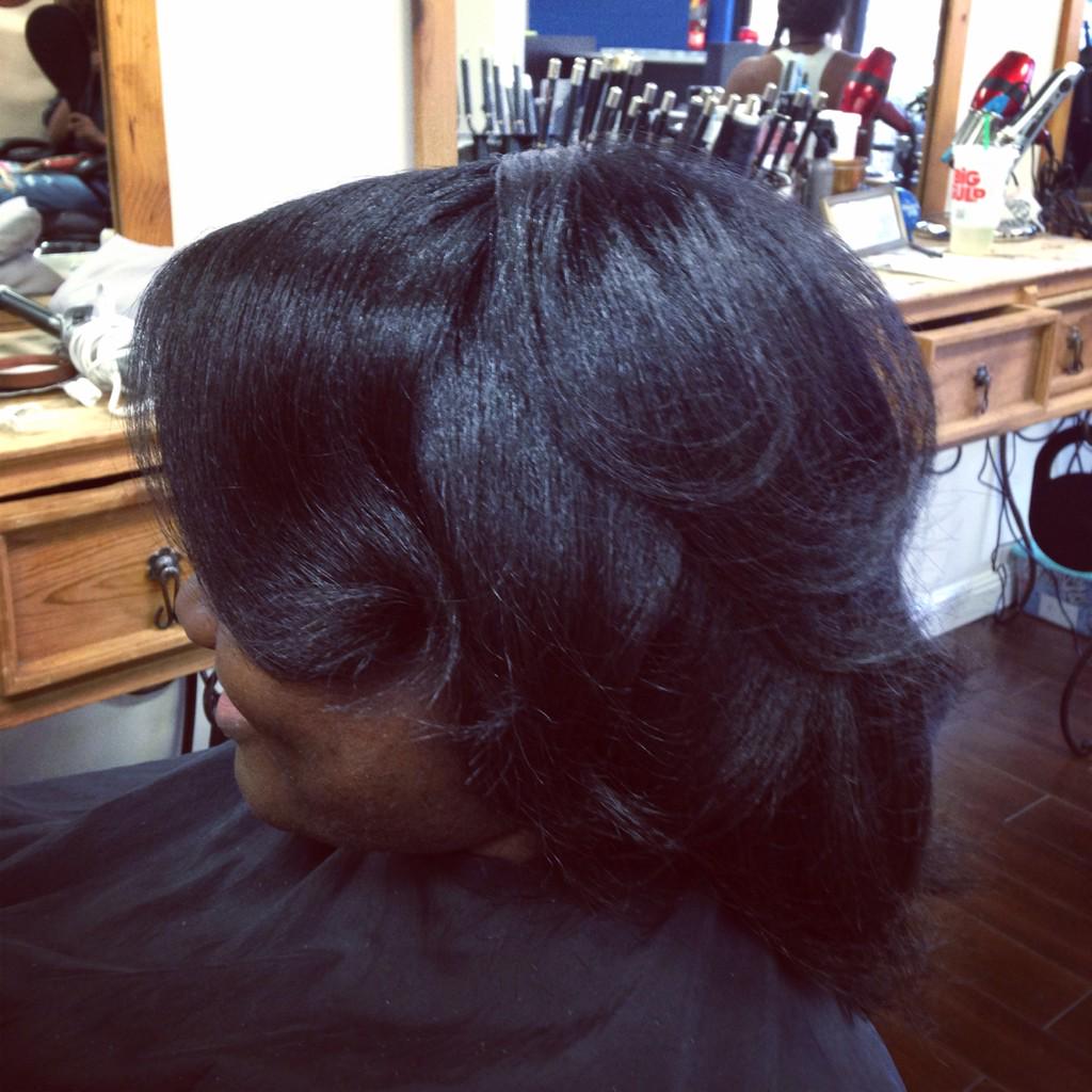 FallonCourtney1's tweet image. My work #healthyhair #hairextensions #pressandcurl #haironfleek #hairstyle #haircut #hairstylist