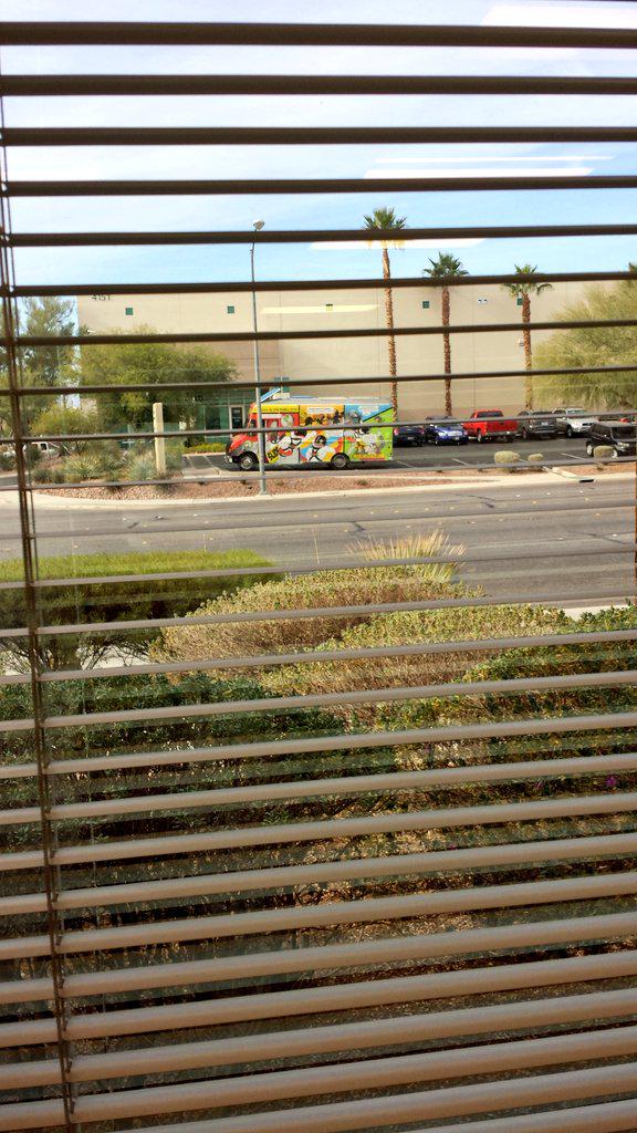 THE BUSINESS ACROSS THE STREET HAD <a href="/slidinthru/">SLIDIN' THRU</a> COME FOR LUNCH FUCK YEAH OMG MY DAY IS MADE