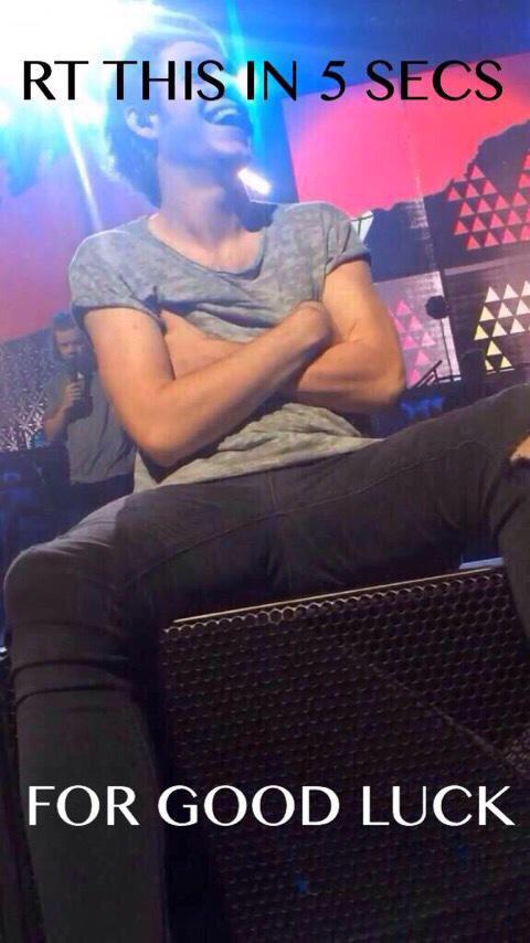 wtvnjh's tweet image. POSTED THIS AND GOT FRONT ROW AND NOW IM MEETING THE BOYS