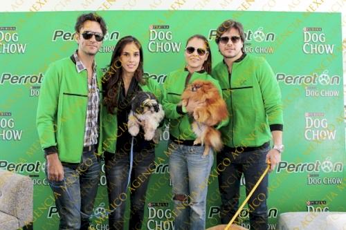 FanDaniArenas's tweet photo. #FOTOS5 Asi de bello posó nuestro @DanArenas cn #Samantha en @Purina_DogChow http://t.co/tC4DjjbVRq @fansDaniArenas http://t.co/PX9IwoUsDN