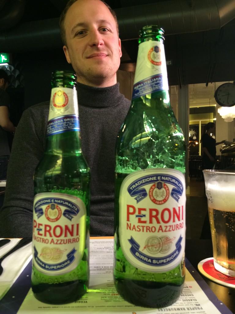 KISStalk's tweet image. Dinner #byronburger with @JosefdePfeiffer, guess who's been sensible?