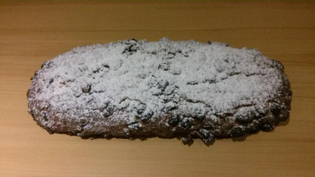ndueben's tweet photo. According to an old recipe: my homemade christmas fruit loaf...😋🎄🎅🍰🍪 http://t.co/E4t5OyyBIB