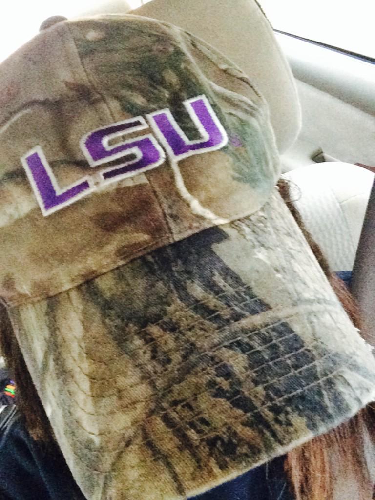 NDSlutProblems's tweet photo. Hayyyy!! The sluts are going to Nashville! #bleauxjobsforfournette #ndslutprobs http://t.co/qhhaxxKcXI
