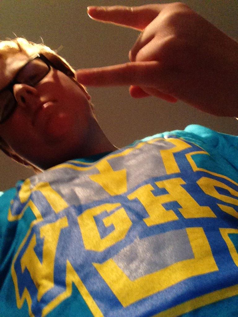 LukeMillz10's tweet photo. @VGHS @VGHSFanpage GOT SOME OF MY VGHS STUFF IN I CANT TELL SOME OF THE SIGNATURES BUT IM JUST SO EXCITED http://t.co/BJ4vNpmAoN