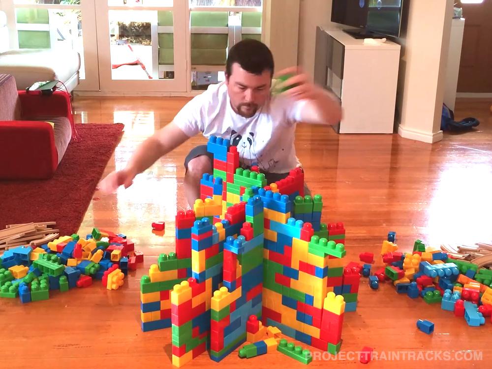 ProjTrainTracks's tweet photo. Xmas Tree for kids made with blocks and trains sets #xmas #trainsset #megabloks #toys #family #fun http://t.co/Qt3M3bl6rF