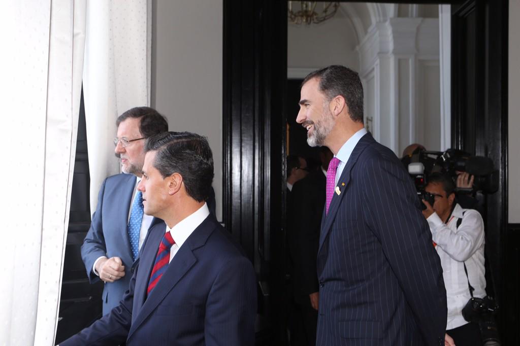 CasaReal's tweet photo. Almuerzo con el Presidente de México y el Presidente del Gobierno. XXIV Cumbre Iberoamericana. http://t.co/48WqwTnGyC http://t.co/uZOtjvcUrw