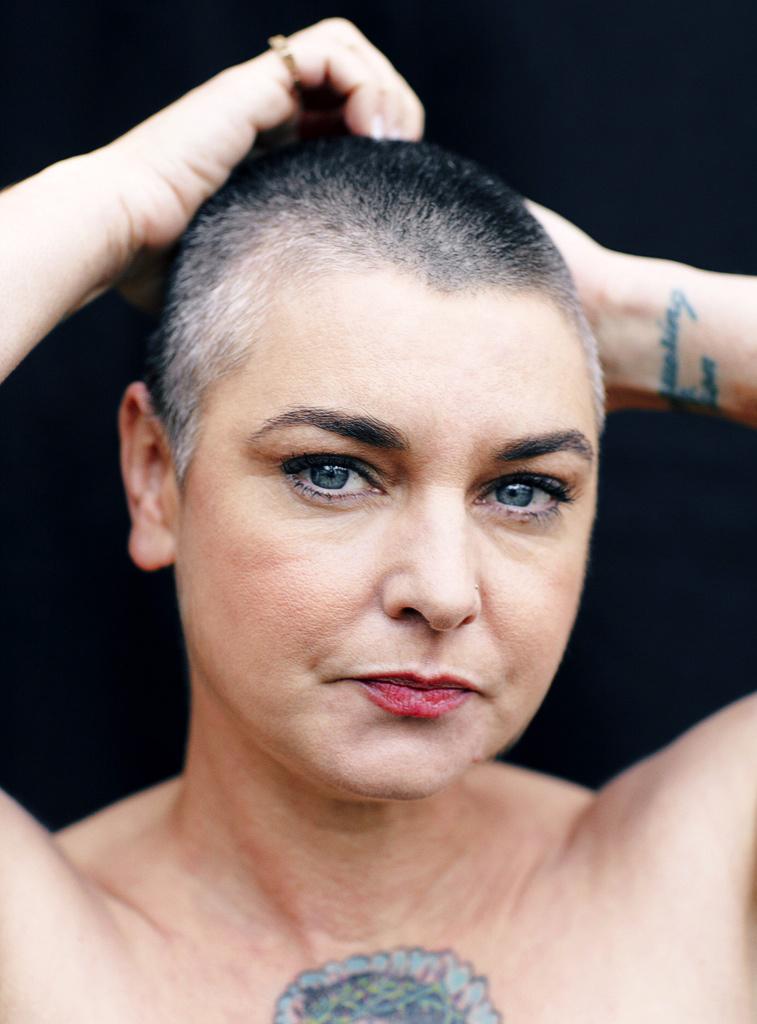 Hoy esta cumpliendo 48 años Sinead O´Connor ¡Happy Birthday!... Así luce hoy día 
