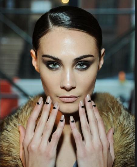 HeidiandPearl's tweet photo. SEND NUDES !!!!! Just like louboutins (and boys) some things are better when nude #nailporn http://t.co/zb4MCmjAgx