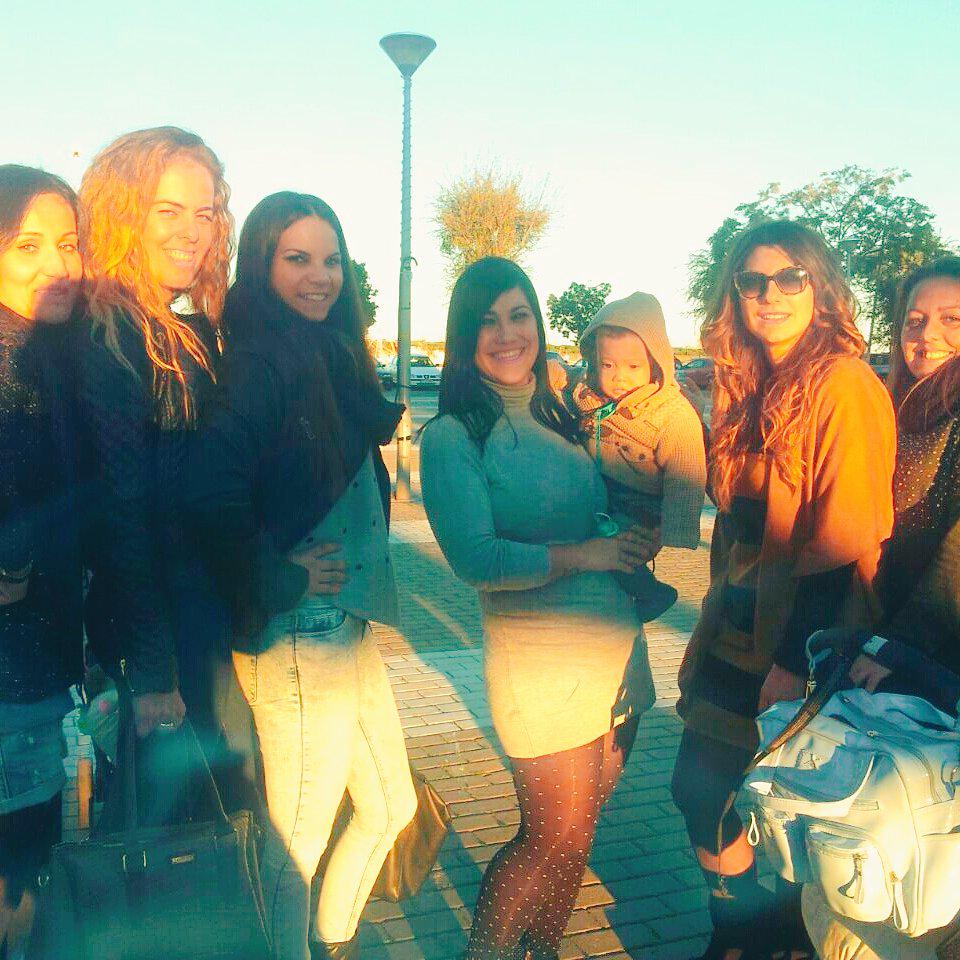 RocioDelLolico's tweet photo. Ole las fotos que hace @toscanito7 #tehasluciocabron @Martarolopez @TRODOLOSI @destermorris @RocioRasco @IralaAroa http://t.co/hsLZF8VIss