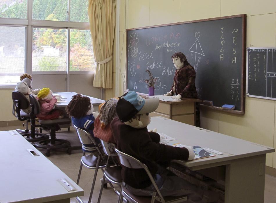 BuzzFeed's tweet photo. Scarecrow People Are Slowly Taking Over A Japanese Village
http://t.co/BDqBwqWsPH http://t.co/4pRxW0ND8k