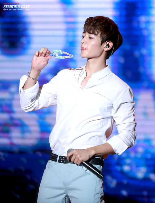 HAPPY BIRTHDAY URI FLAMING CHARISMA& OUR SMILE ANGEL,CHOI MINHO! Keep spread ur smiles  