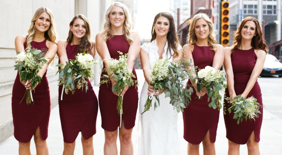 stylemepretty's tweet image. These Elizabeth and James dresses are perfect for fall bridesmaids! stylemepretty.com/illinois-weddi… 
Photo: Azuree Wiitala