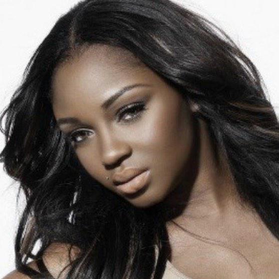 HypeHair's tweet photo. Beauty guru and #Beyonce dancer @MissKsyn talks DIY wigs and why she loves #SiliconMix! | http://t.co/zRrWHv5nLd http://t.co/qd5sxofiLn