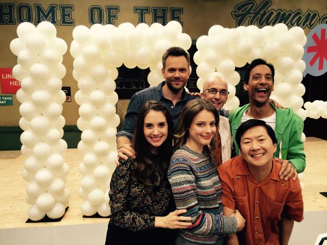 alisonbrie's tweet photo. We made it!!! RT @joelmchale: This happened today. #100EpisodesandaCake Eat it! http://t.co/yWWUXzZ4qM