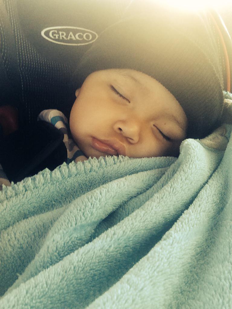 dombomb6's tweet photo. “@VidalesVirginia: Hasta dormido😍 http://t.co/fw847BMxA7” Turo said Michelle is cute 😍