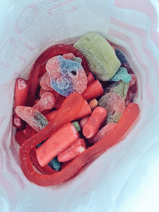 This is what 50$ of @SockerbitNYC candy looks like #iloveit #sosour #SockerbitLA http://t.co/58tYDA5