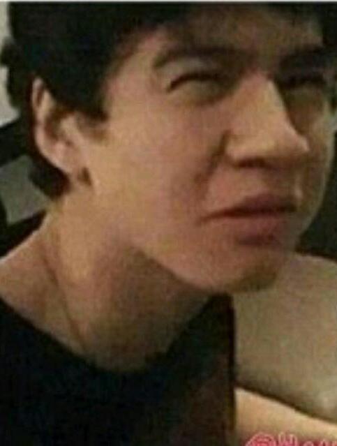 #Imagine
"Calum did you and (Y/N) break up?"
"What type of question is that?"