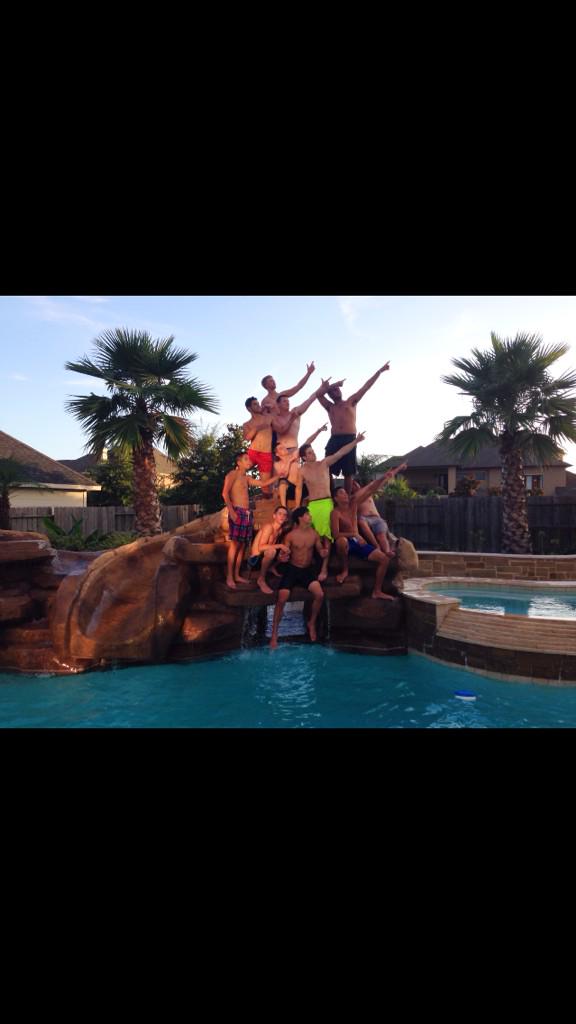 Beau_OHara's tweet photo. We'll all meet again. This is a family That can't and won't be broken #RipTweb http://t.co/PhFxkT9OhG