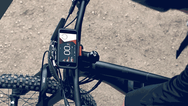 Gizmodo's tweet photo. This clever device wants to make your bike safer and smarter http://t.co/xcqU2vBYo3 http://t.co/HsKhtiU5VG