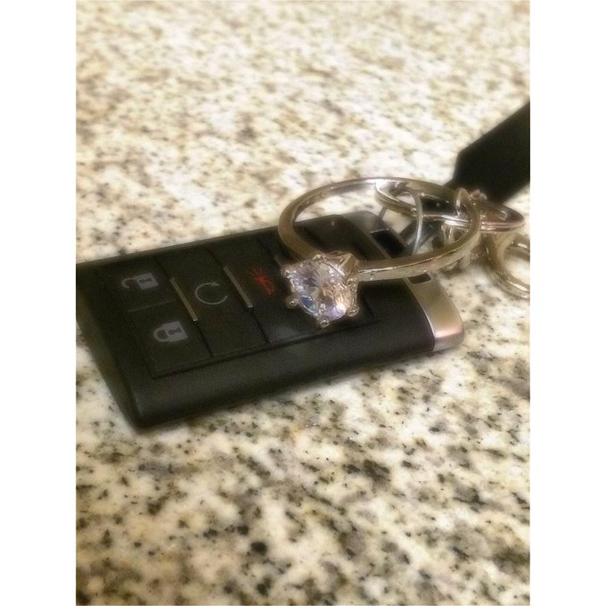 I ❤️My key Chain 💍#corvette #Stingray http://t.co/zKIExRgFTH<a href="/tag/corvette"class="tags">#corvette</a><a href="/tag/stingray"class="tags">#Stingray</a>