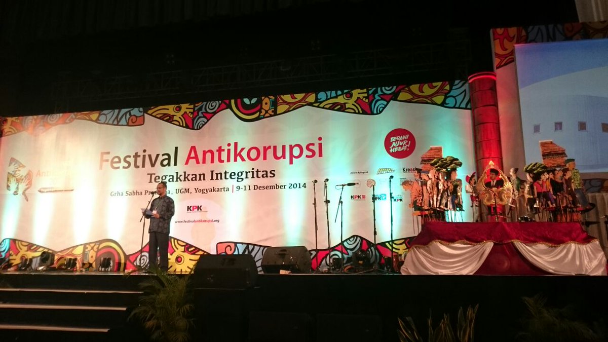 fadjroeL's tweet photo. Festival Anti Korupsi 9-11 Desember 2014 di UGM Bersama Abraham Samad dan Presiden Jokowi, Selasa (9/12) @PedomanNEWS http://t.co/RDZnJIzlEW