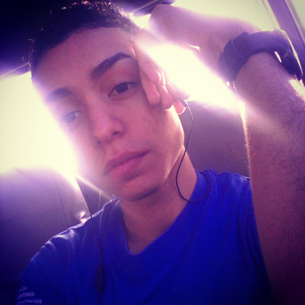 LuiFer_x3's tweet photo. Llega un momento en el que ya ni te duelen las decepciones. Solo te aburren. http://t.co/jxXWNLkPuF