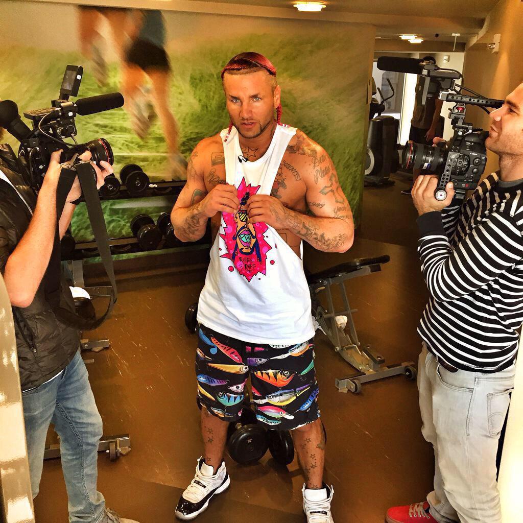 chandlergoodman's tweet photo. RT for Lazy Legs (@LazyLegs94 )
Fav for RiFF RAFF (@JODYHiGHROLLER) http://t.co/xJR3ZssT4G