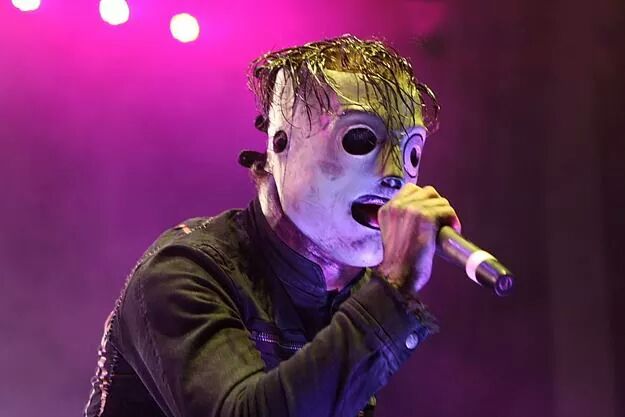 Happy Birthday Corey Taylor! !! 