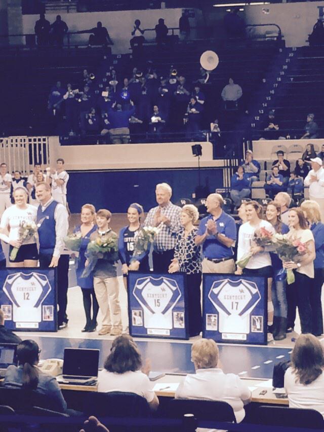 NBAKENTUCKY's tweet photo. @jackieNaps15 @LaurenOC12 @AlyssaGergins #One4ever #WeAreUK http://t.co/u4ghH2W4yX