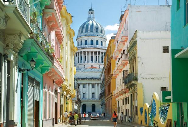 RFtour's tweet photo. #New7Wonders La Habana, entre las 7 ciudades maravilla del mundo http://t.co/PlvxoSQ6ys #VisitHavana #Brasil #Cuba http://t.co/cZuFLd6dwG