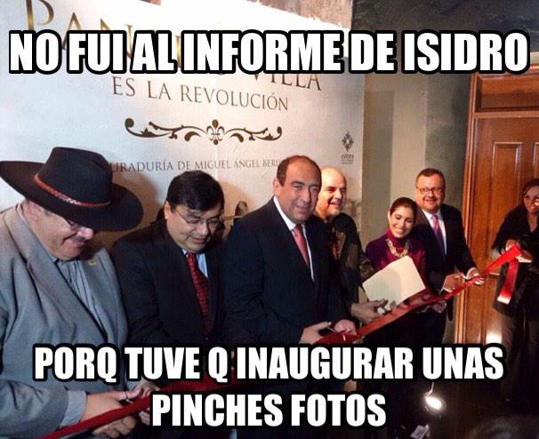 MonsterAleex's tweet photo. Y @rubenmoreiravdz desairó a mi alcalde @IsidroLopezV por inaugurar unas fotos. Se llama ingobernabilidad #Saltillo http://t.co/eqMF4Ehp1q