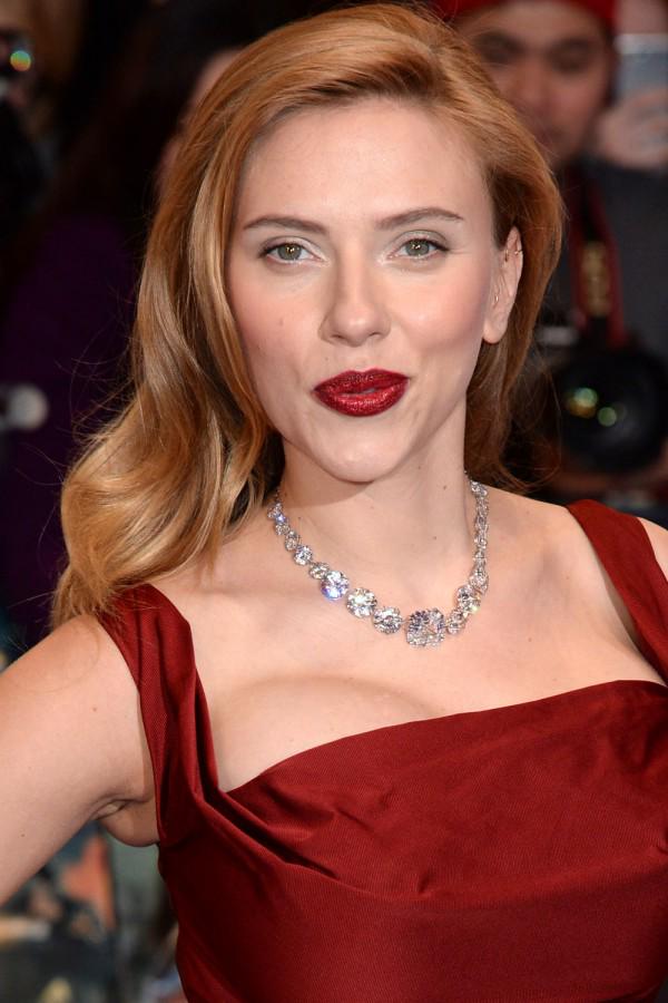 Leimo's tweet photo. What do you think of Scarlett Johansson’s new coppery-coloured hair? Have you thought of having a colour change? http://t.co/z1kIidZuFb