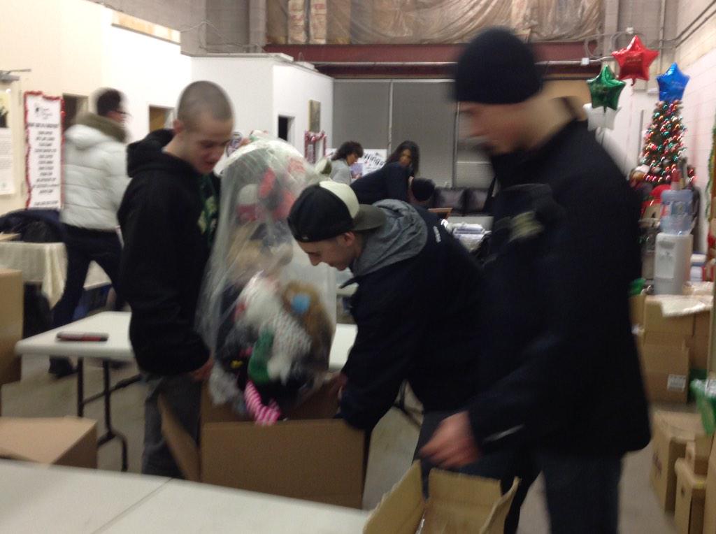 carol_clu's tweet photo. Northstars stepping up to help Stephen’s Backpack Society.  Thanks @dana_page for helping to set up this great event! http://t.co/JWoRJLJCxz