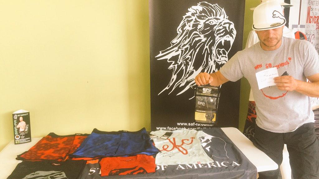 Got me raffle ticket 2 win signed MMA goodies. Profits go 2 <a href="/LFCancerTrust/">Little Fighters Cancer Trust</a>. Avail <a href="/AliasSports/">Alias Sports</a> now! 20/12/2014 draw!