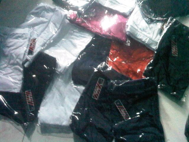 Ini legging polosnya ayoo sist murah meriah , minat ? Dm yaa ;) gomawo :*