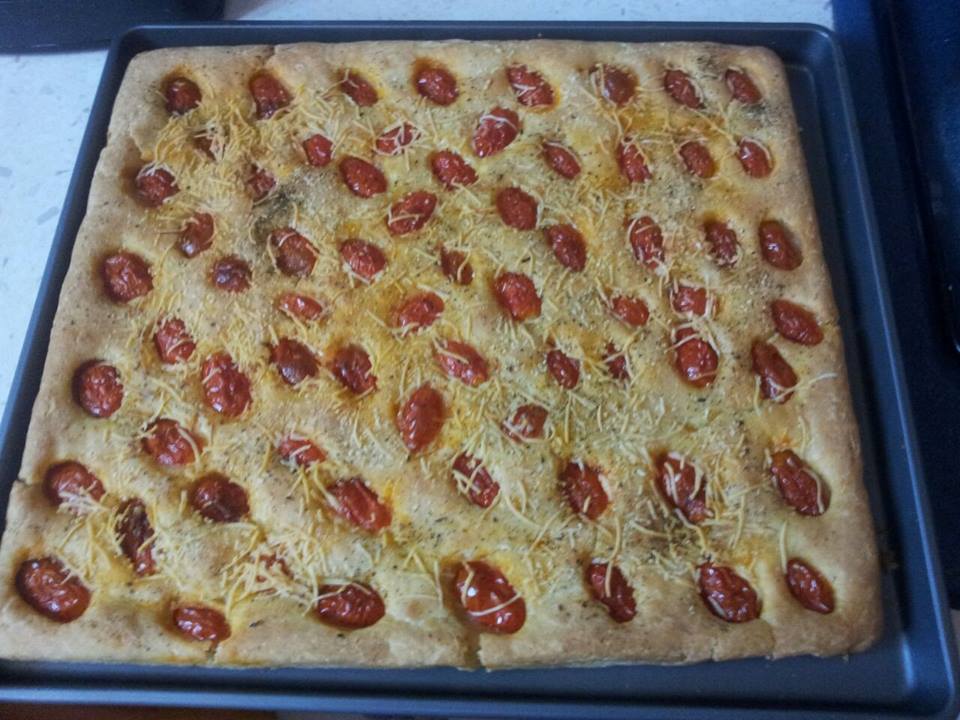 Zero_Glu's tweet photo. Il nostro #salato! #focacciapugliese #bignèsalati e #bocconciniaidueformaggispeckefruttirossi http://t.co/m3SNek3oKf