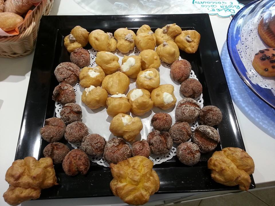 Zero_Glu's tweet photo. Il nostro #salato! #focacciapugliese #bignèsalati e #bocconciniaidueformaggispeckefruttirossi http://t.co/m3SNek3oKf