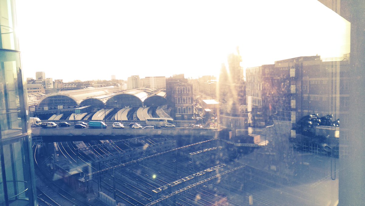 MaistroGroup's tweet photo. And this is Sunrise from our London Paddington office. Thanks @SarahblurGroup  for this beautiful shot. http://t.co/QuTrVvRy6k