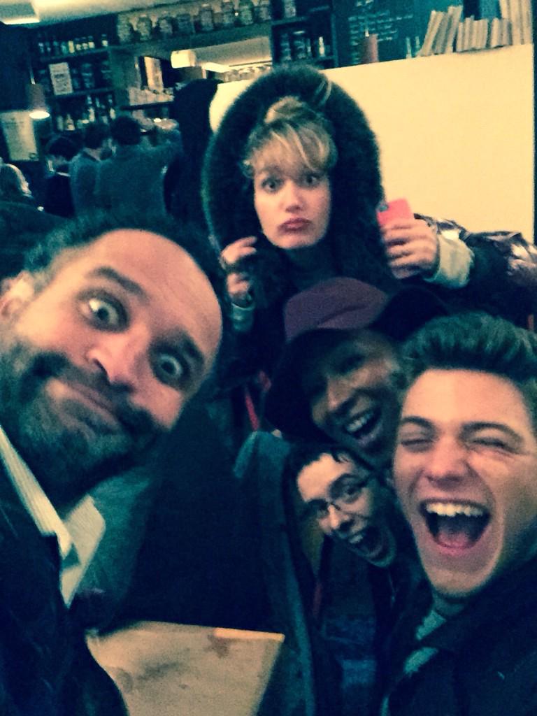 Rayanne_Dals5's tweet photo. Bientôt des bonnes nouvelles de Pep´s !!! 😜 Avec la famille ! @Juv_ingrid @BensettiRayane @NBeausson @yannigsamot http://t.co/bPNXmz8kfA"