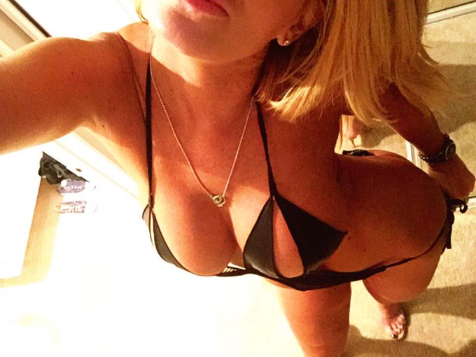 Tinajordan’s pics and videos