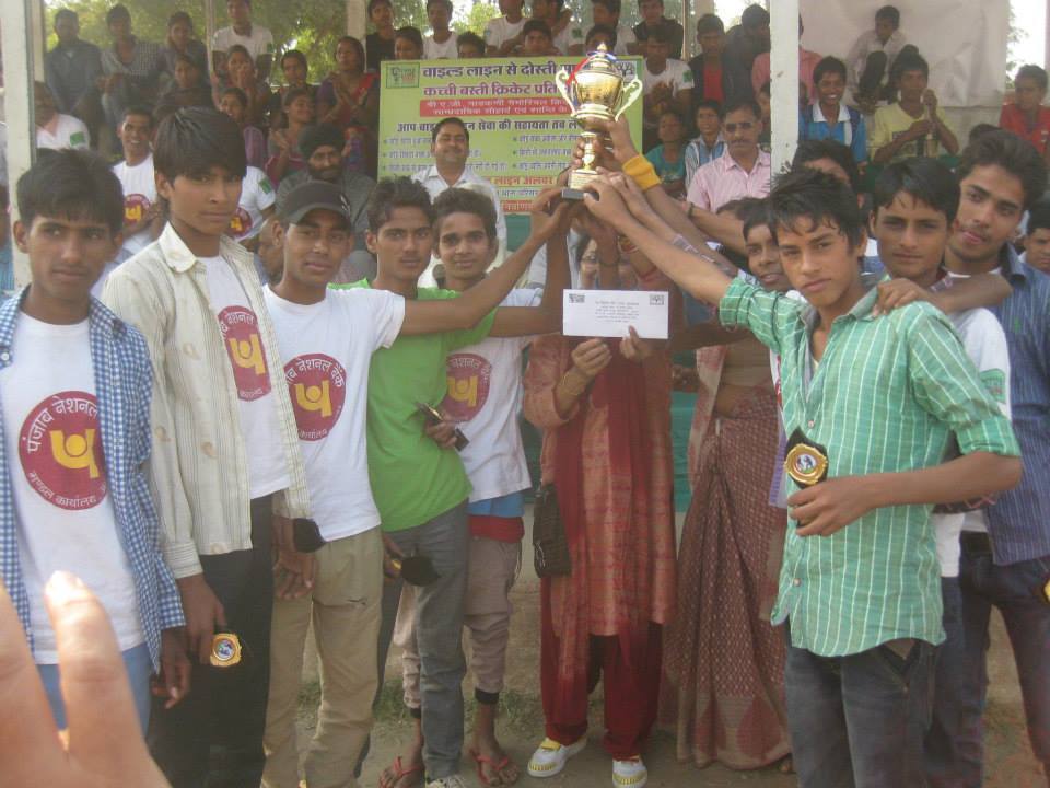 Nirvanavan's tweet photo. Our SLUMBOYS CRICKET TOURNAMENT was a big success! http://t.co/kseccxQozr