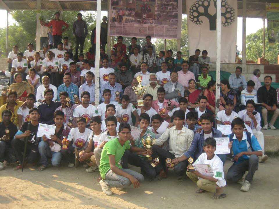 Nirvanavan's tweet photo. Our SLUMBOYS CRICKET TOURNAMENT was a big success! http://t.co/kseccxQozr