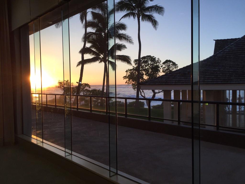 c_cvetkovic's tweet image. Distracting view during opening sessions at @TurtleBayResort Conference Center during @IEEEembs #MNMC14