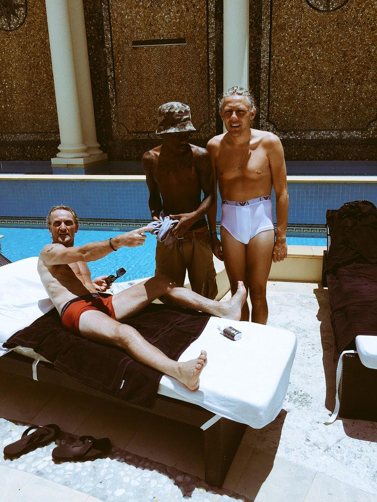 jimmybullard's tweet photo. Chilling by the pool before ✈️with the king @carlfogarty @TinchyStryder who is unimpressed with my get up #ImaACeleb http://t.co/8wqBqBMD3n